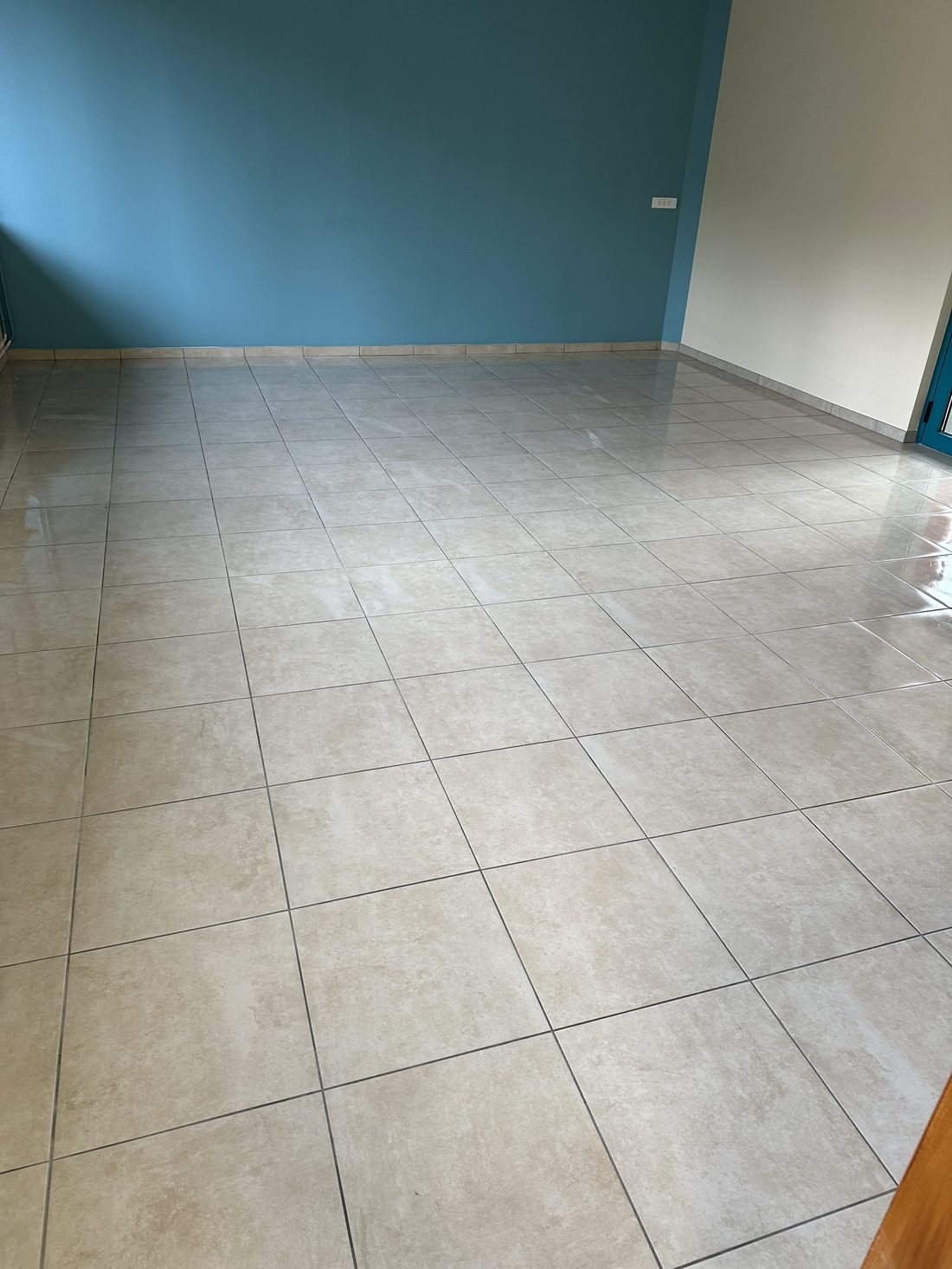 Sol effet pierre beige — Prestige Carrelage